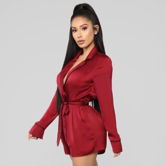 FASHION NOVA SATIN ROMPER XS - Picture 4 of 7